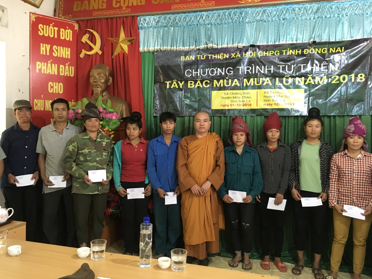 Đồng Nai: Ban Từ Thiện Phật giáo tỉnh, tặng quà cho đồng bào sau lũ lụt “vùng miền núi Tây Bắc – Đông Bắc” Việt Nam