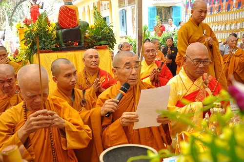 Trai Đàn Chẩn Tế Tưởng Niệm Tri Ân Chư Tôn Đức Tiền Bối hữu Công Môn phong pháp phái Liên Tông Tịnh Độ Non Bồng