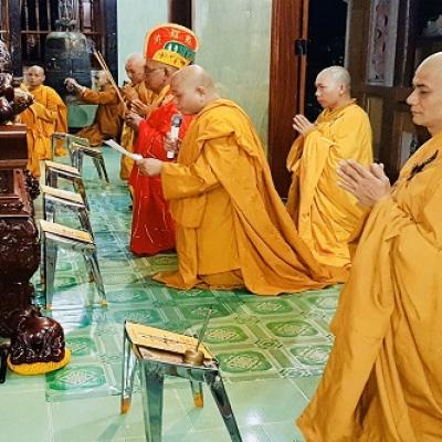 Chư Tôn Đức các tự viện Môn Phong Liên Tông Tịnh Độ Non Bồng tưởng niệm và cúng tiên thường huý kỵ tại chùa Long Cốc Thượng Tự, nhân ngày húy kỵ Tổ Sư